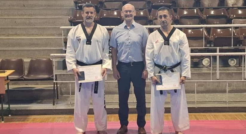 Ketten is levizsgáztak 7. Danra - Wtf Taekwondo