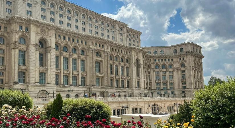 Parlamenti frakcióba tömörül az új szuverenista mozgalom - Maszol