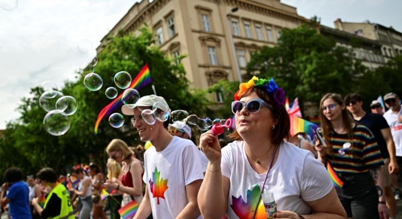 Megfélemlítő Pride-előjáték: miniszteri levél a nagyköveteknek, börtönfenyegetés a főpolgármesternek - Szabad Európa