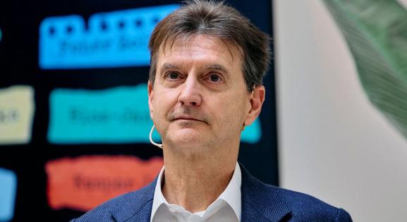 Jakabovics Tibor, az Equibrilyum Kiadó vezetője: A könyvek választanak ki minket - Könyves Magazin