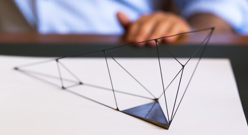 Egy geometriai test, ami a lét és nemlét határán áll - a lehetetlennek gondolt Billét megépítették - Rakéta