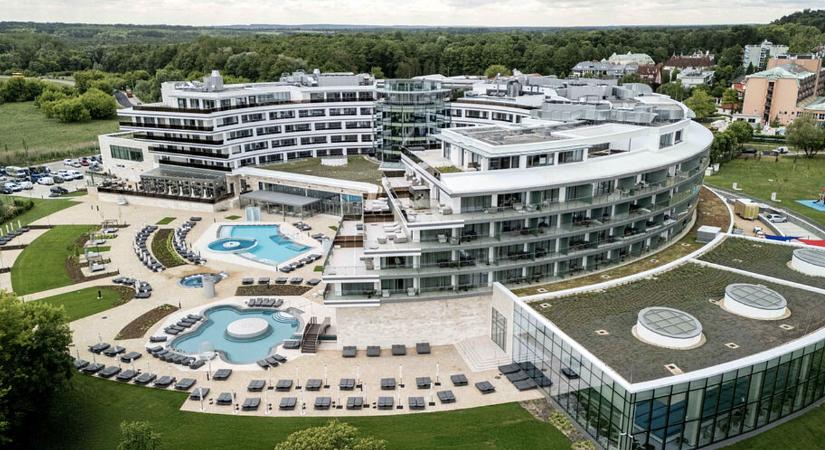 Hulladéklerakó helyén épült luxusszálloda a kedvelt üdülőhelyen - Napi.hu