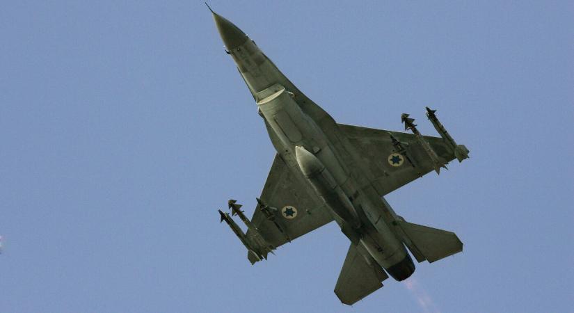 Hollandia végleg átengedi Romániának a kiképzési célokra küldött 18 F-16-os harci repülőt - Új Szó