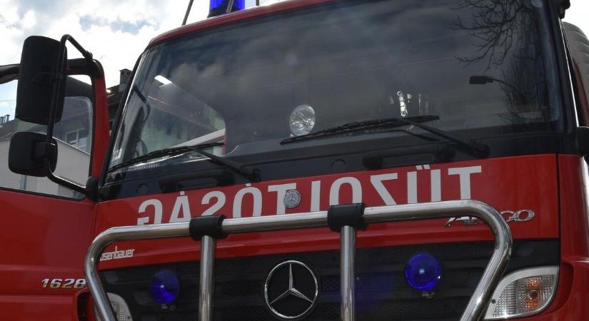 Még mindig dolgoznak a tűzoltók Debrecen-Nagycsere közelében - Debreceni Nap