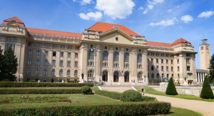 A Debreceni Egyetem tizennégy fiatal kutatója nyerte el idén a Bolyai-ösztöndíjat - Dehir