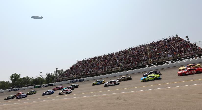 Döntött a bíróság: A peren kívüli csapatok kötelesek belső, titkos pénzügyi adatokat kiadni a NASCAR-nak - USAracing