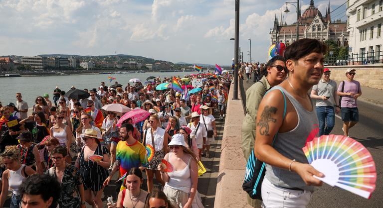 EllenPride-ot szervez a CitizenGO a Kossuth térre - Index