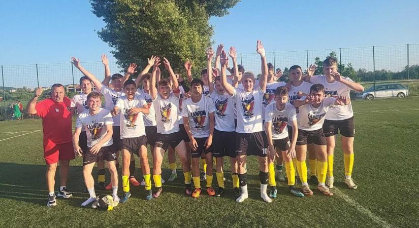 U19-es bajnok lett a Székelykocsárdi Fortuna futballcsapata - Maszol