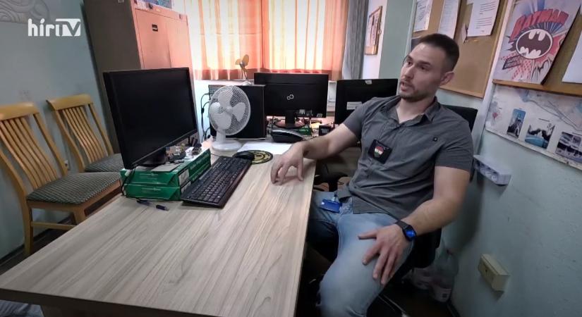 Riasztás – Online csalások  videó - HírTV