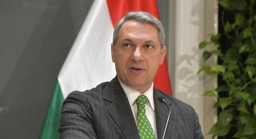 Lázár János elsütött egy viccet Kapu Tibor kapcsán, de senki sem nevetett rajta - atv.hu