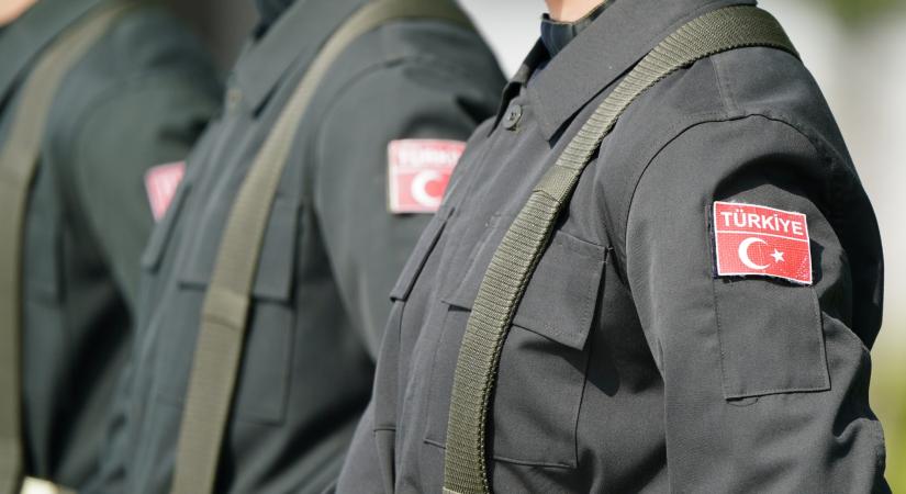 Csaknem 200 katonát vettek őrizetbe terrorizmus gyanújával Törökországban - Karpat.in.ua