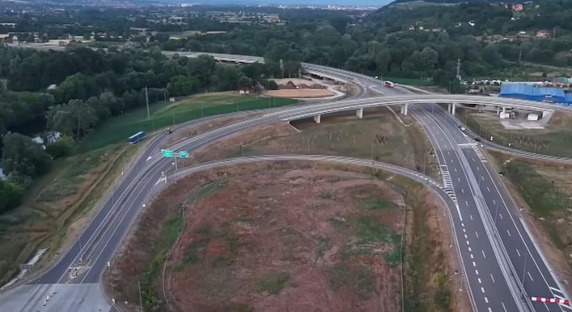 Vučić megnyitna egy autópályát, ami el sem készült - Szabad Magyar Szó