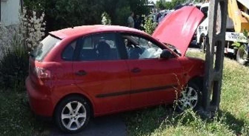 Négy autót is összetört a figyelmetlen sofőr Dombóváron - Teol