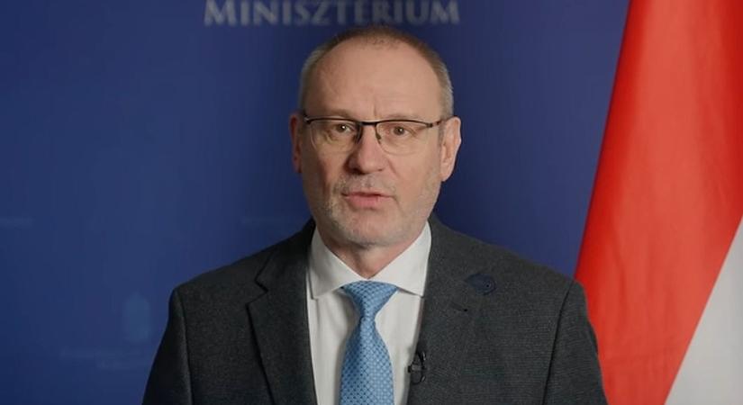 Zsigó Róbert: Az Európai Bizottság követeli az árréscsökkentés eltörlését - vasarnap.hu