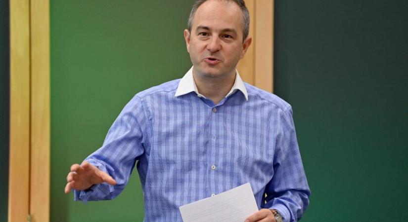 Lutter Imre újabb öt évig a Magyar Versmondók Egyesületének elnöke - kultura.hu