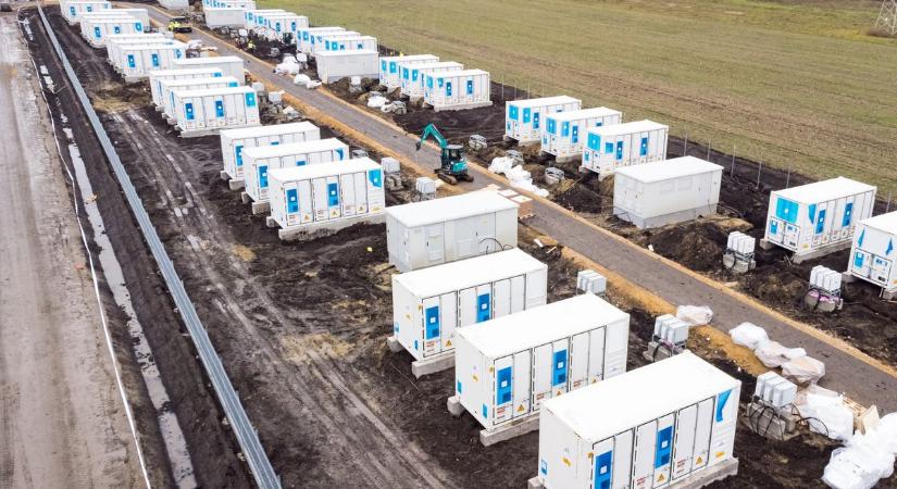 Az eddigi legnagyobb hálózati integrált energiatároló épült fel Magyarországon - HírTV