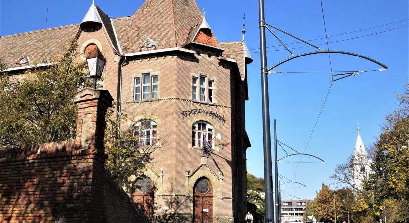 Bethlenes érettségizőket köszöntöttek az alpolgármesterek - Hódpress