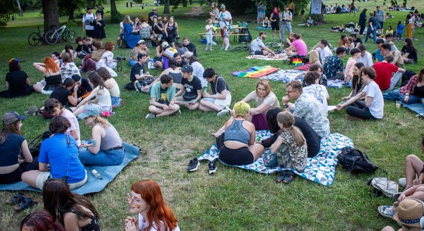 Pride-tiltás: zavar támadt a rendőri erőben, a kétfarkúak Pride-jával valamiért kivételeztek - Népszava