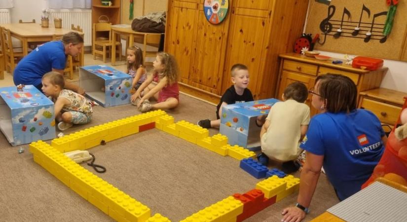 Több mint LEGO - A Bárczay Anna Városi Óvodába különleges adomány érkezett - Haon