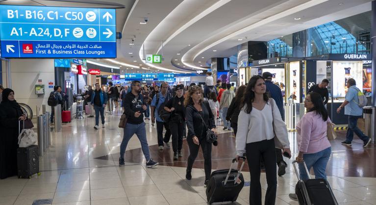 Üzentek a Dubajban hagyott magyarok, cáfolják a Wizz Air állításait - Index - Gazdaság