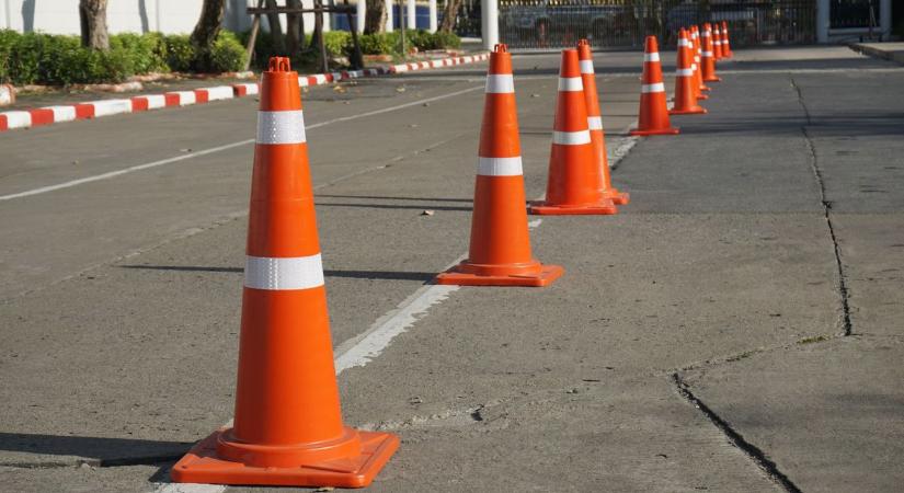 Lezárják az egyik belvárosi parkolót, ne hagyja ott az autóját - BAON