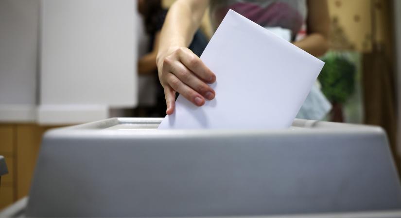 Kiszivárogtak a pártfelmérések eltitkolt eredményei! - naphire.hu