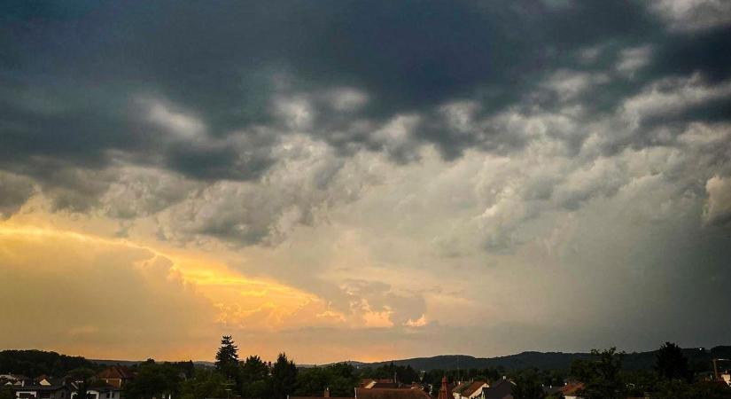 Felsőőrnél jég esett, közelít Vas felé a zivatarcella - Már kiadták a figyelmeztetést - Vaol