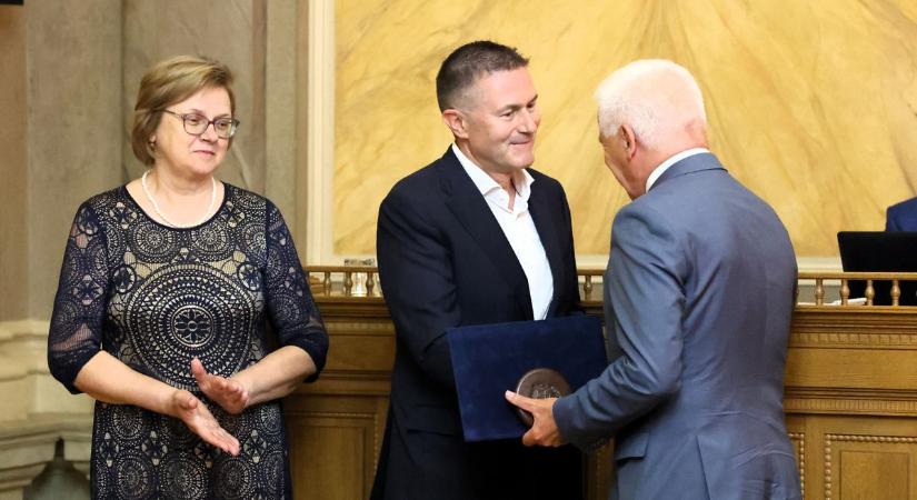 Nyíregyháza büszkeségei: kiváló egészségügyi dolgozókat díjaztak (fotókkal) - Szon
