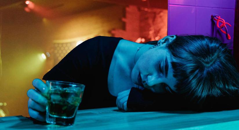 „Az önkontroll elvesztése önmagában egy traumatikus élmény" – Az italba csempészett drogokról - WMN