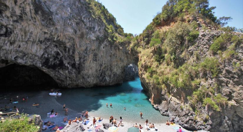 TOP5 eldugott strand Olaszországban – csodálatos tengerpartok, ahol elkerülheted a nyári zsúfoltságot - Spabook