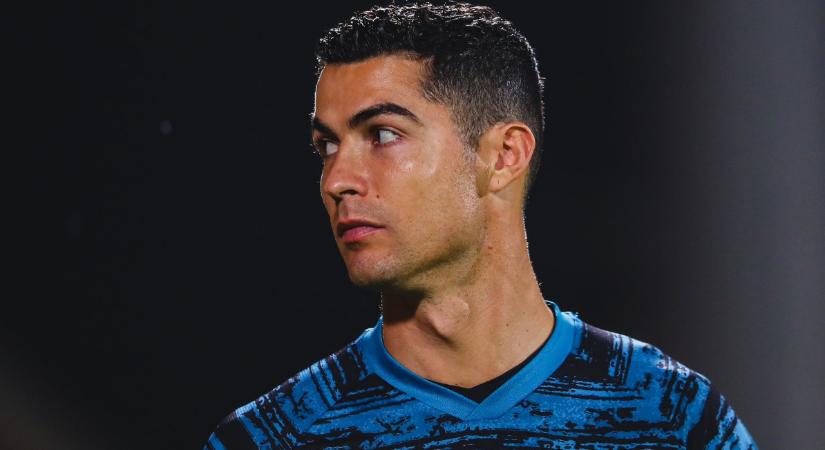 Cristiano Ronaldo aláírásától hangos a világsajtó – hivatalos - SportPoszt