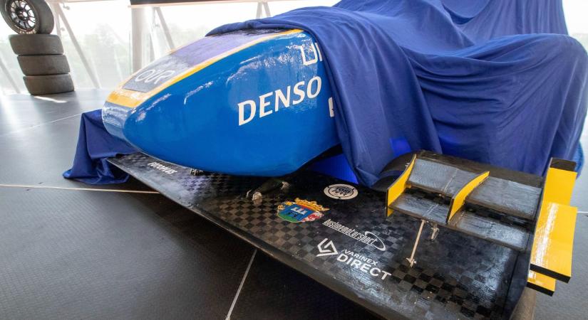 Formula 1-ben is használt alkatrészt is tartalmaz az Óbudai Egyetem új versenyautója – videóval - Feol