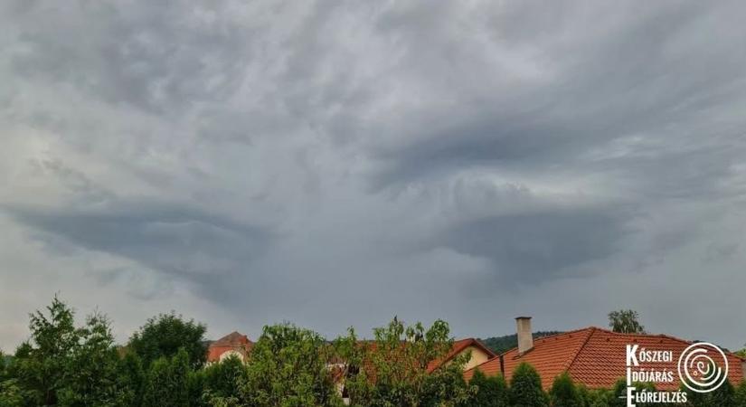 Kőszeget nem kímélte a vihar! Folyamatosan vonulnak a tűzoltók - Vaol