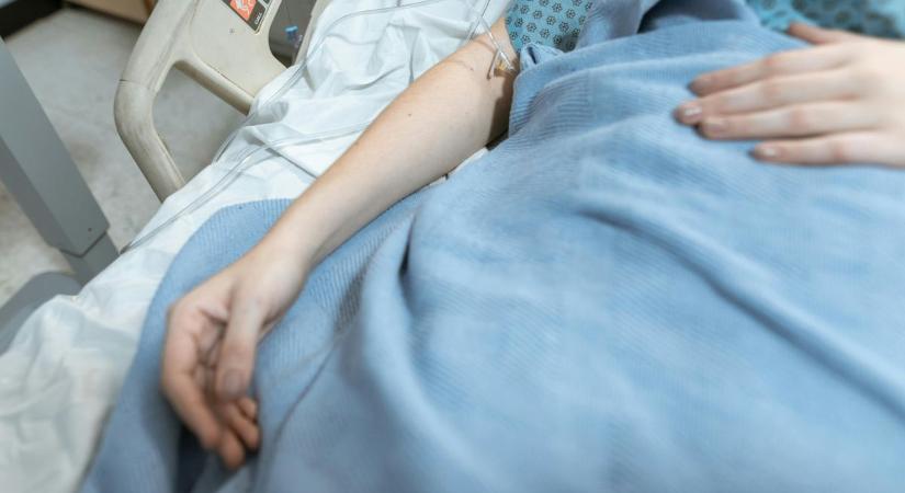 "A három hetes kisfiam tartottam a karomban és gondolkodtam, emlékezni fog-e rám" - sokkoló diagnózist kapott a fiatal anya - Ripost