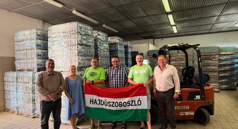 24 raklap ásványvízzel segíti Hajdúszoboszló az erdélyi Dicsőszentmártont - Debreceni Nap