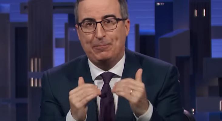 Moslékot adnak az idős nőknek és férfiaknak – Kiakadt a híres humorista, John Oliver az újfajta médiatartalmakon - Médiapiac