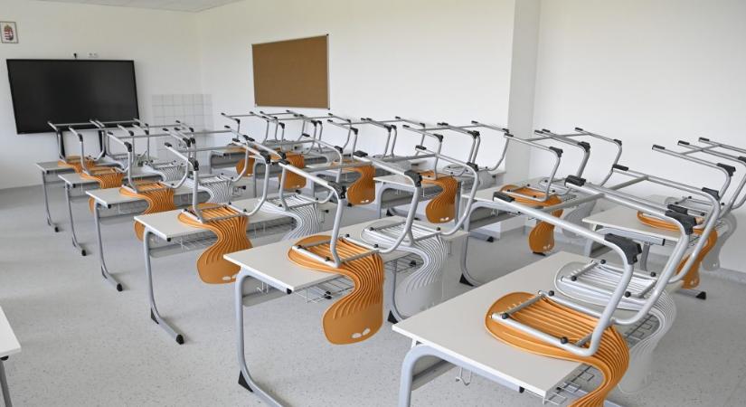 Népszava: több tanárnak is lehúzták a pontszámát az értékelésben, így kevesebb pluszpénzt kell fizetni - 24.hu