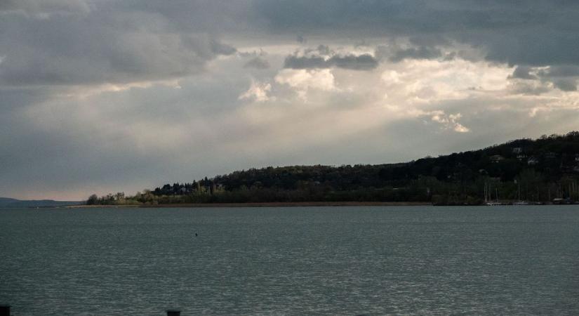 A Balatonba fojtotta a lányt a féltékeny öregasszony - Veol