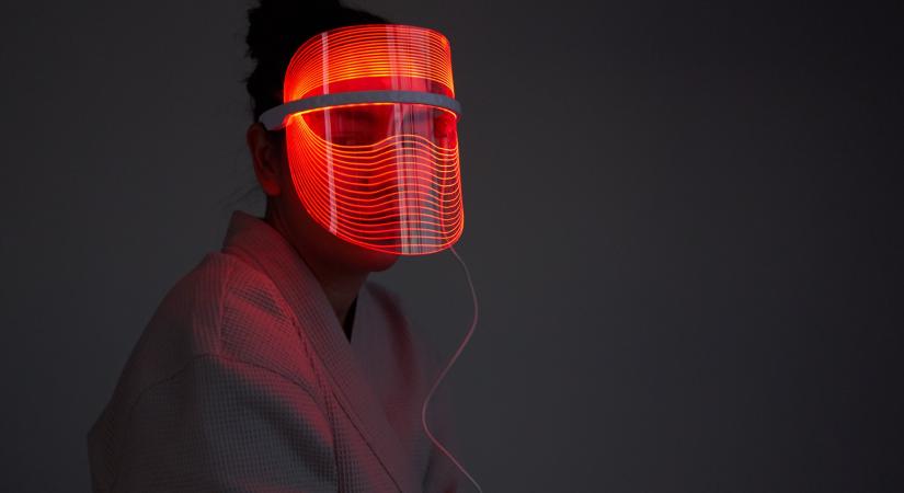 Bizarr látvány, de jót tesz: hogyan működik a LED-terápia? - Marie Claire