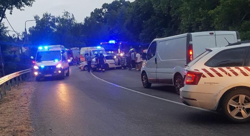Drámai hajnali karambollal indul a péntek a baranyai kanyarban - Bama