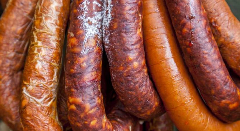 Azonnal vidd vissza, ha ilyen kolbászt vettél! Hányás és hasmenést okozhat - Femina