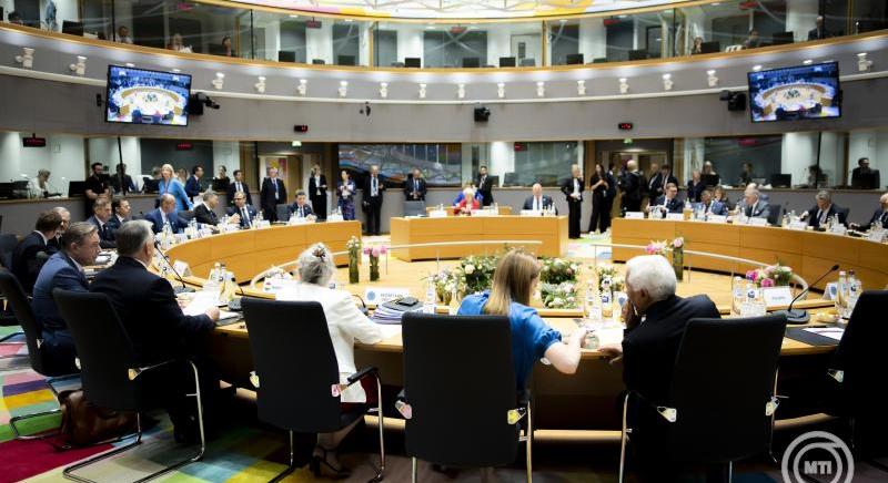 EU-csúcs – Huszonhat tagállam vezetője Ukrajna csatlakozási folyamatának további felgyorsítására ösztönzi Európai Bizottságot - Körkép