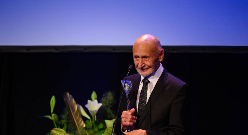 Ismét kórházba került Reviczky Gábor, hamarosan műteni kell - Velvet
