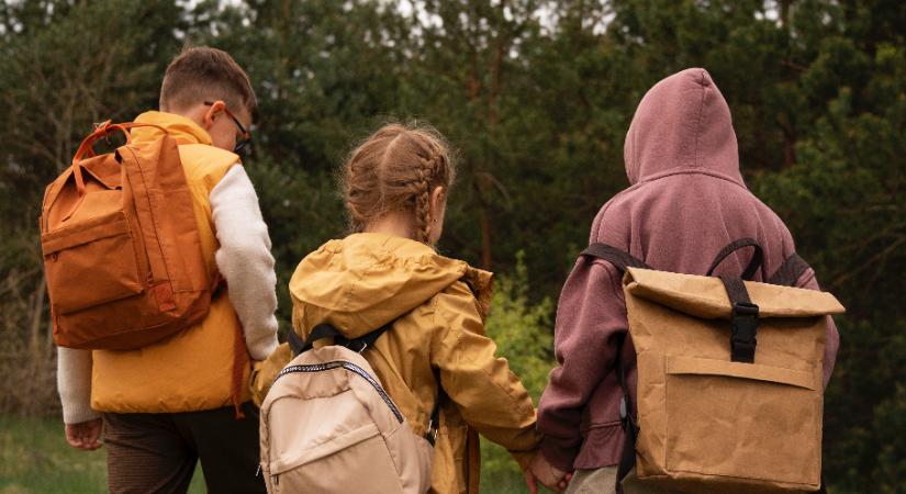 Táborozni készül a gyerek? – Így pakolj be a bőröndbe, hogy semmi ne maradjon otthon - Elle