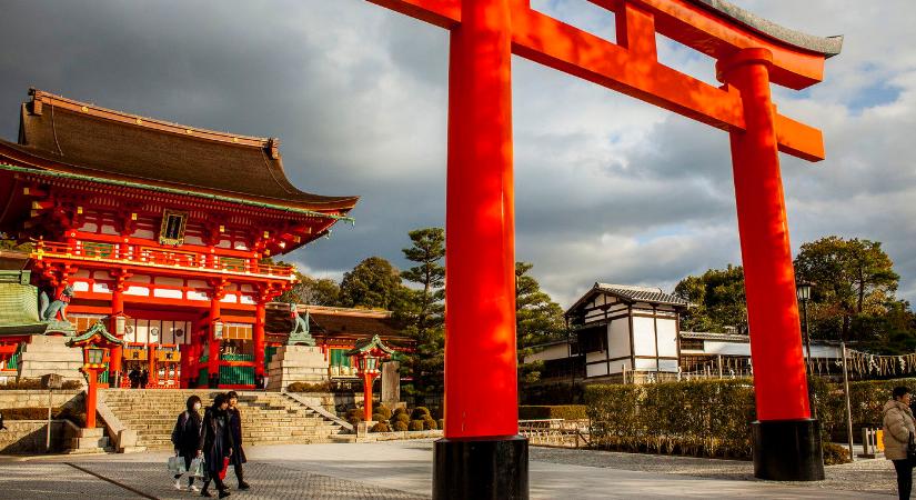 Világsiker, négy magyar szó került több ezer japán ruhájára, és a különleges felirat igazi kultúrkincs lett - Promotions