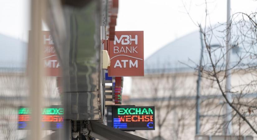 Újabb hitelt adott a Mészáros Lőrinc-féle szuperbank a spanyol szélsőjobbnak - Népszava