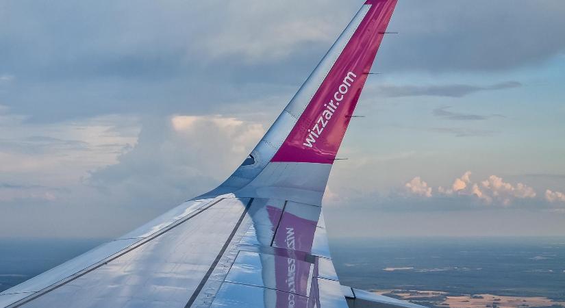 Villám csapott a Wizz Air Budapestről Stockholmba tartó gépébe, Varsóban le kellett szállnia - Népszava