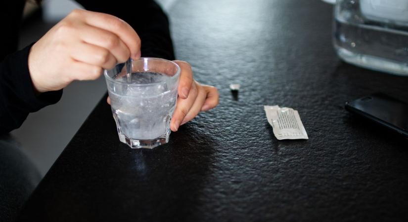 Alkoholba kevert nyugtatóval bódították el ismerőseiket - Szon