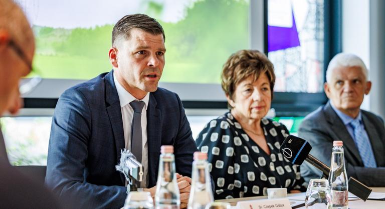 Üzembe állt Magyarország legnagyobb energiatárolója Szolnokon - Index - Gazdaság