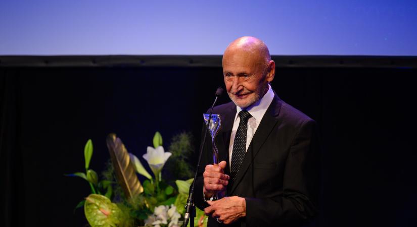 Ismét kórházban van Reviczky Gábor, ilyen műtét vár most rá - HáziPatika